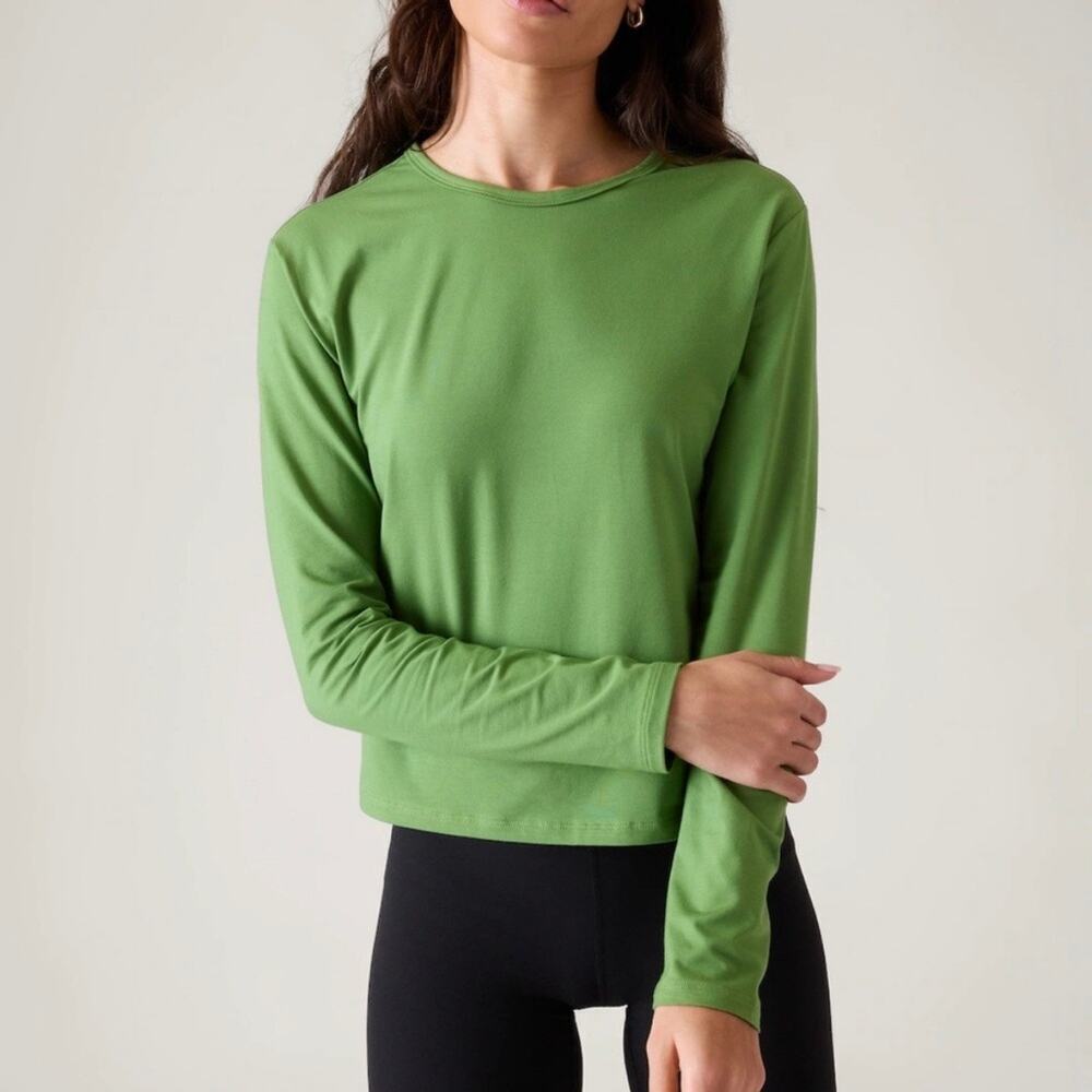 NWOT Athleta Essential Long Sleeve Top Small in Baja Green Crew Neck Supima